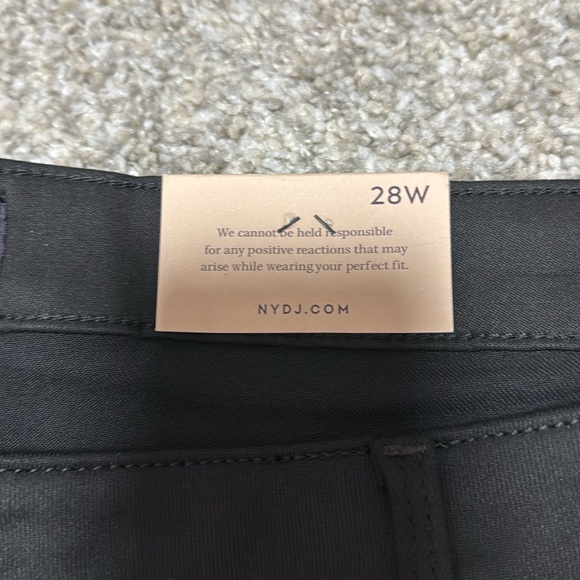 NWT NYDJ Ami Skinny Jeans Plus Size in Black - Picture 5 of 8